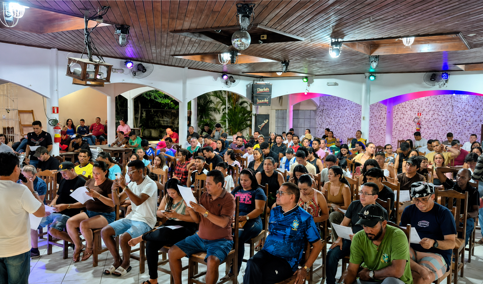 Voluntários se organizam por região